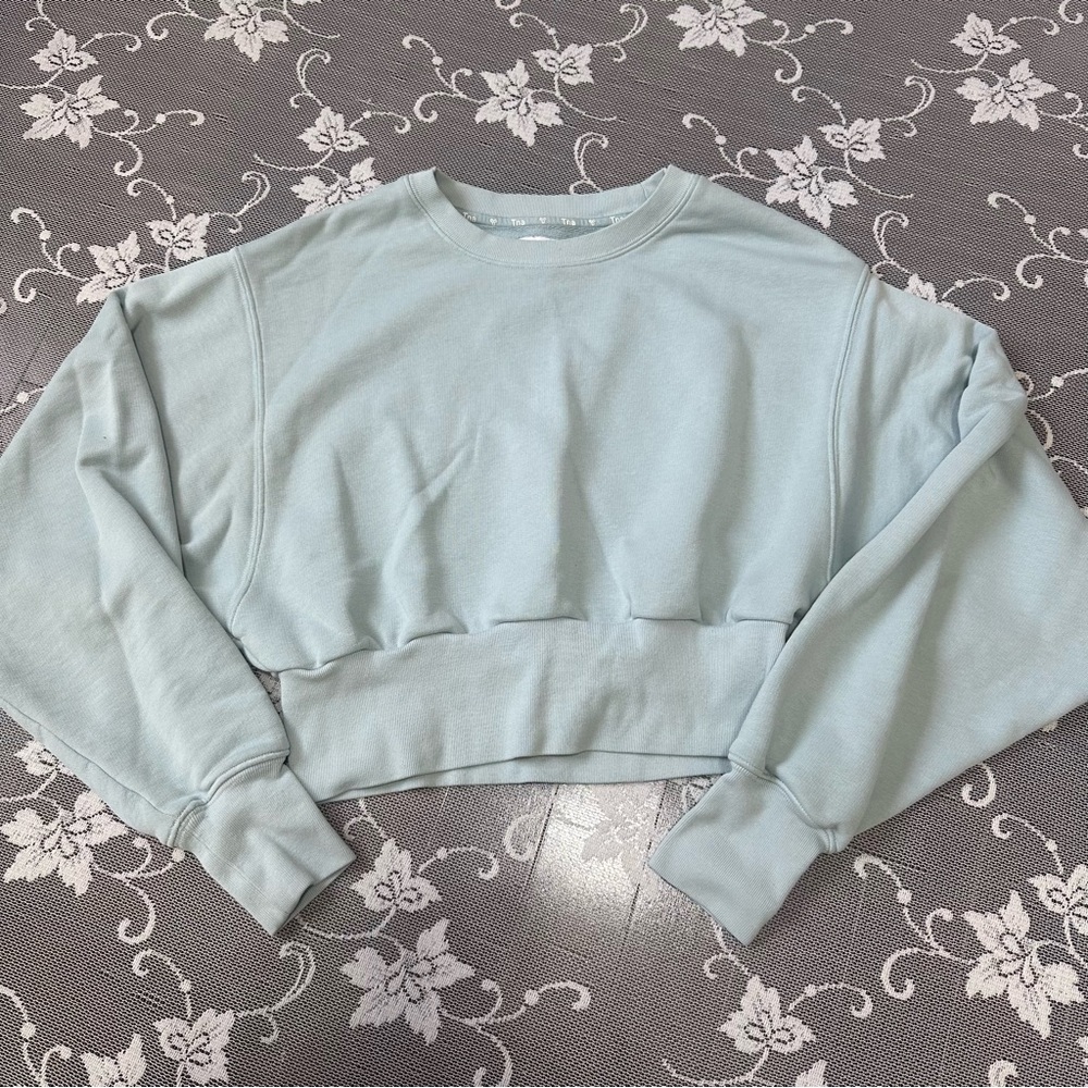 Aritzia TNA Perkins Crop Dolman Sleeve Sweatshirt in blue Sz XS